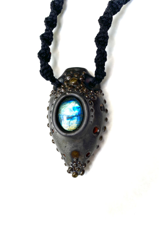 Dorian Pendant (G)